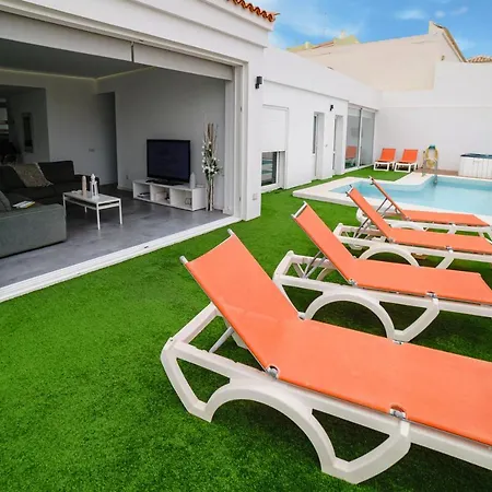 Villa Carlota *